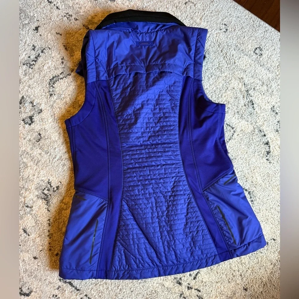 Athleta Sprinter Vest size medium in Vibrant Cobalt - Picture 3 of 5